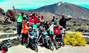groupe de vacanciers en situation de handicap physique au Teide